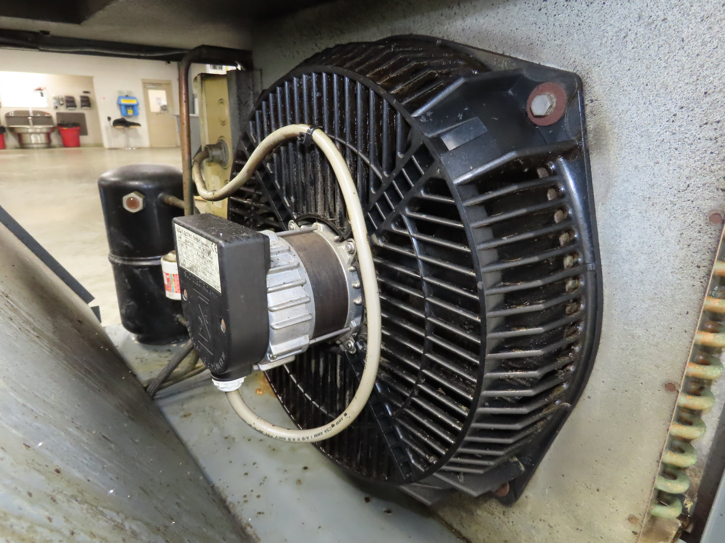 Atlas Copco ID60CSA Rotary Screw Air Compressor 20Hp 91.7 CFM 230v w/Air Dryer