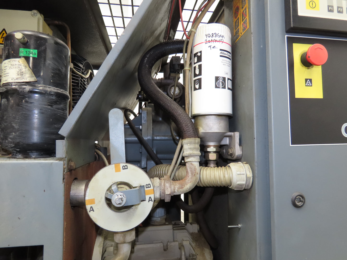 Atlas Copco ID60CSA Rotary Screw Air Compressor 20Hp 91.7 CFM 230v w/Air Dryer