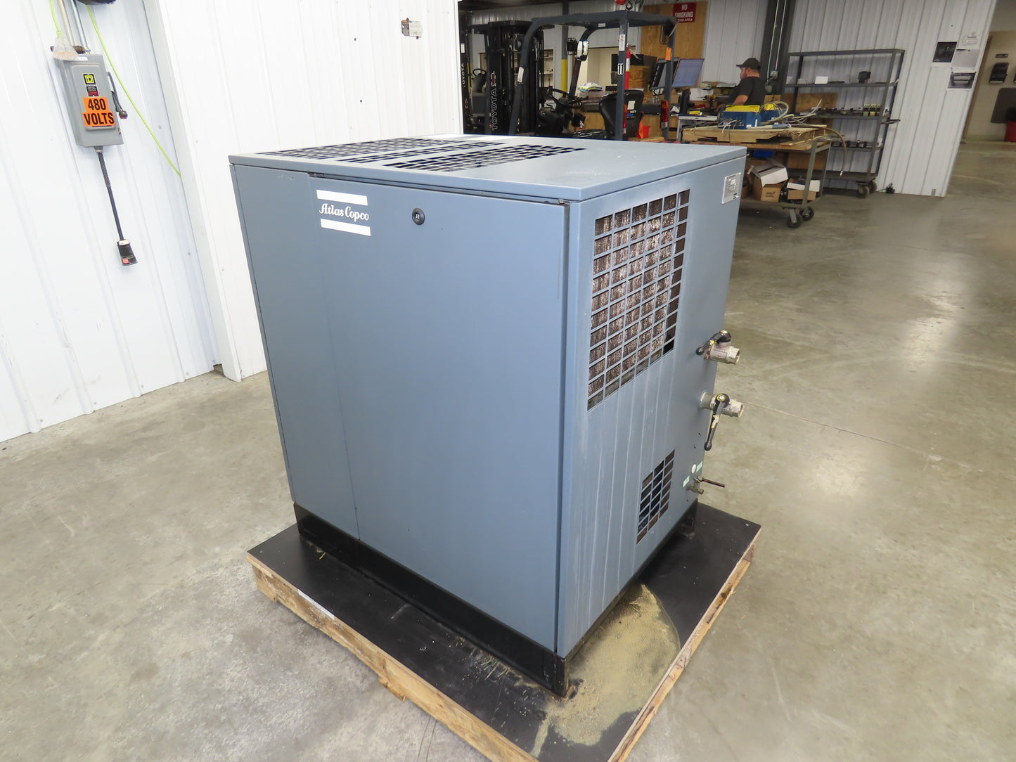 Atlas Copco ID60CSA Rotary Screw Air Compressor 20Hp 91.7 CFM 230v w/Air Dryer