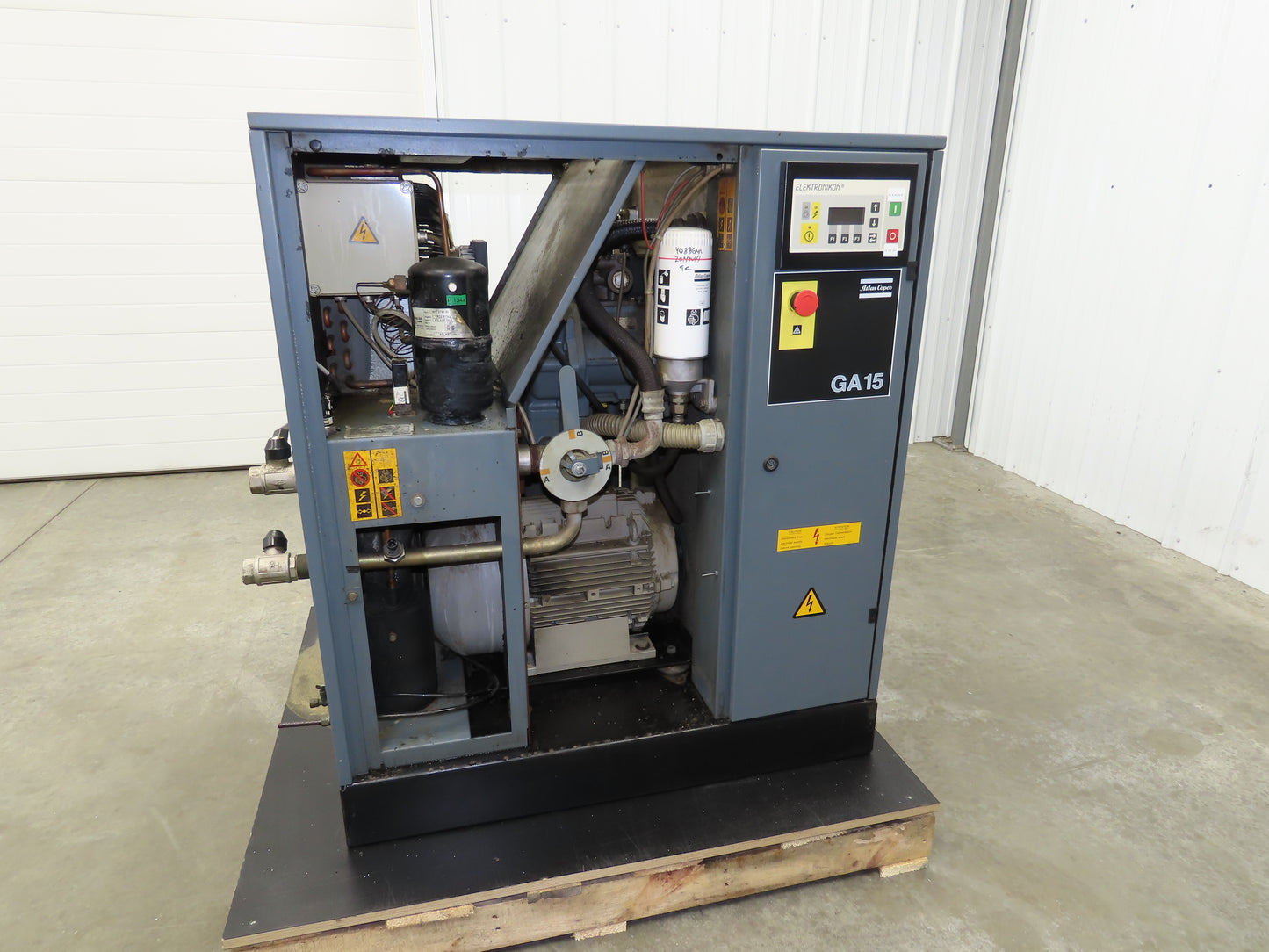 Atlas Copco ID60CSA Rotary Screw Air Compressor 20Hp 91.7 CFM 230v w/Air Dryer
