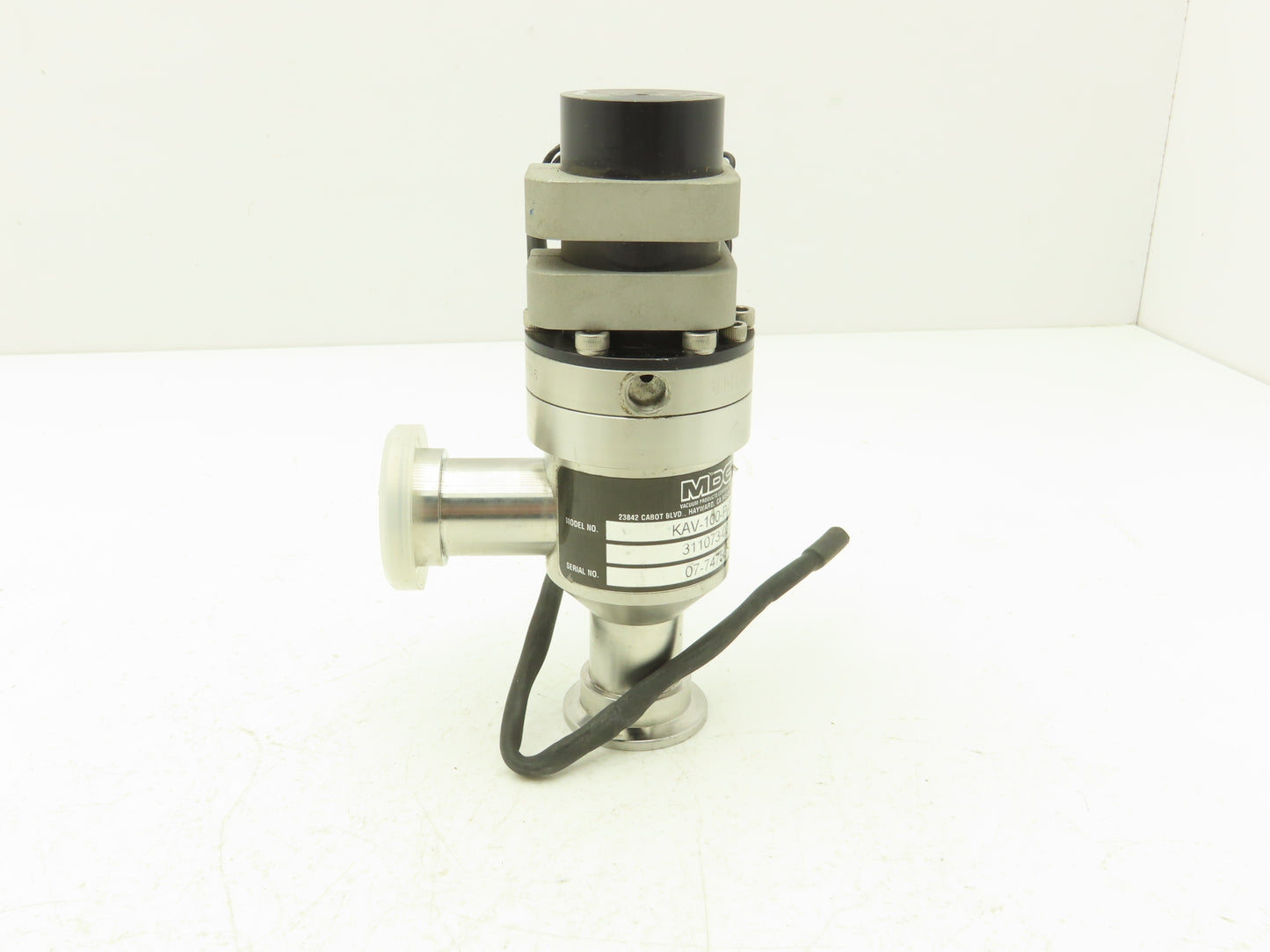MDC KAV-100-P-02 Pneumatic Angle Solenoid Valve High Vacuum 1" Connection