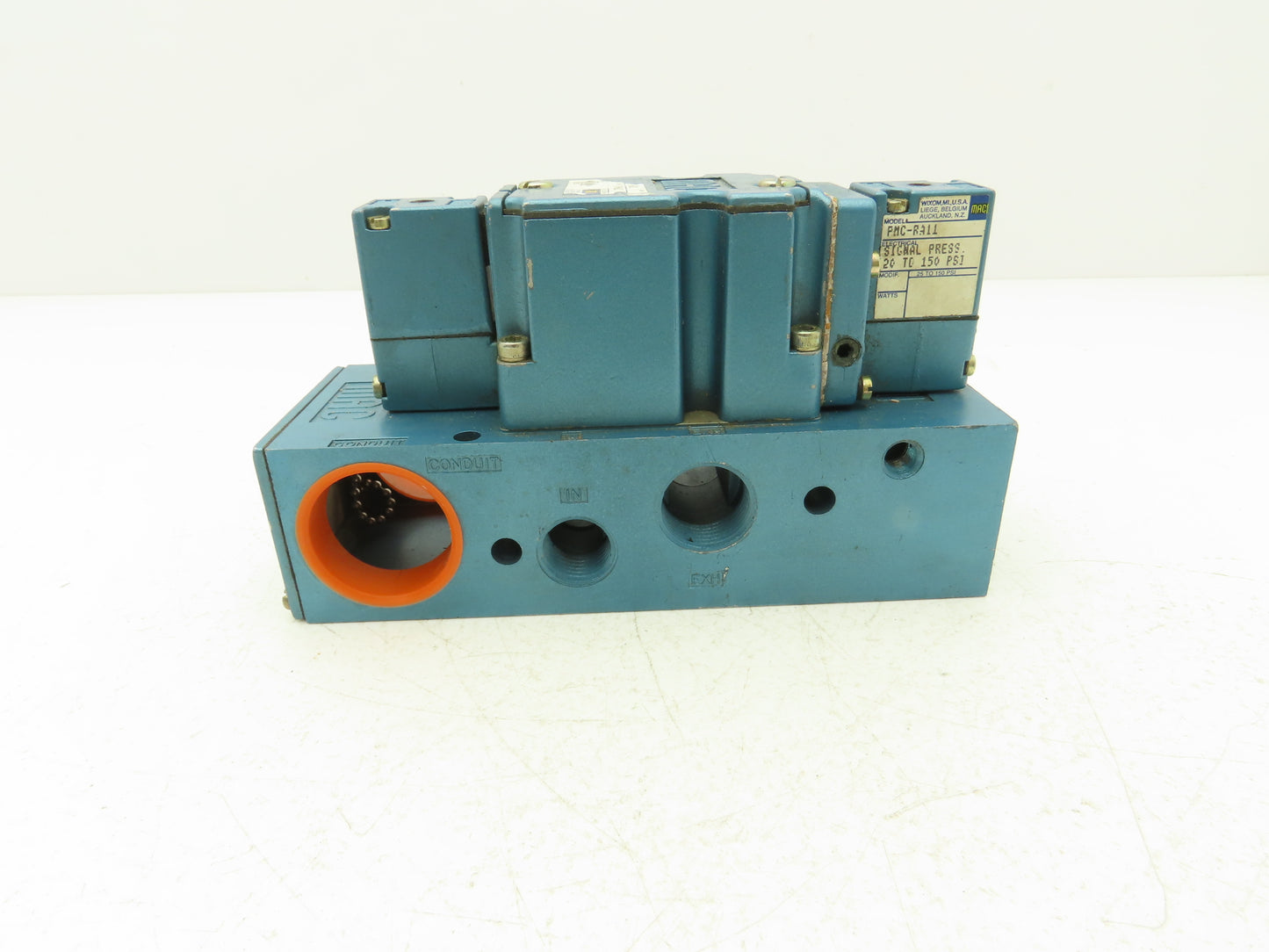 MAC 6222C-000-PM-RA11 Dual Pilot Operated Pneumatic Valve W/Air Pilot Valves