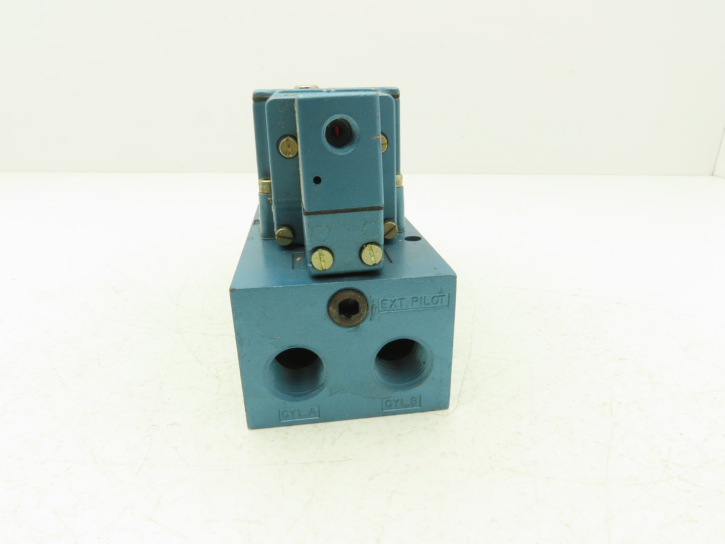 MAC 6222C-000-PM-RA11 Dual Pilot Operated Pneumatic Valve W/Air Pilot Valves