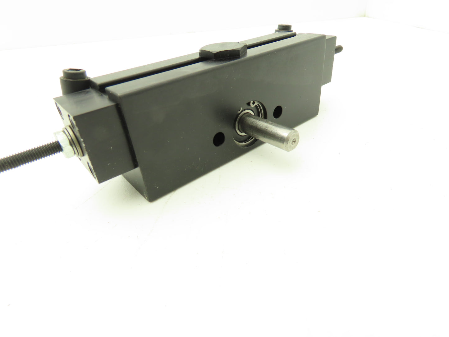 Parker XR077-090FT-RB23-A Pneumatic Rotary Actuator 3/8" Shaft 90Deg Rotation