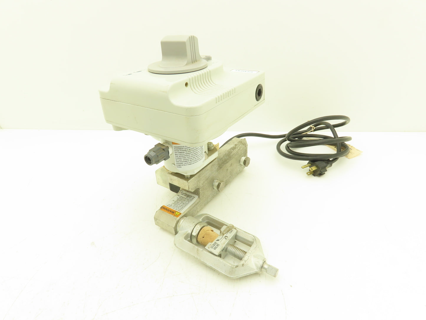 Siemens W3T97930 Industrial Gas Valve Chlorine Tank Solenoid 115V
