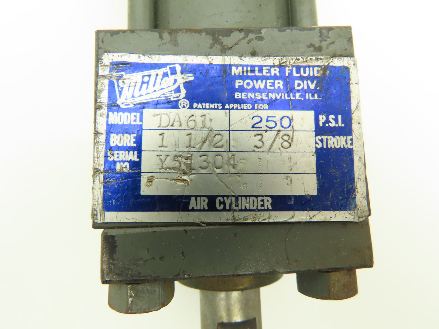 Miller DA61 Double Rod Pneumatic Air Cylinder 1.5" Bore 3/8" Stroke 250psi