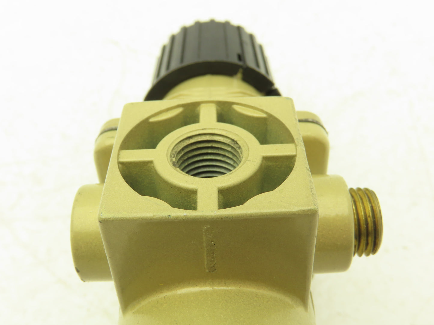 Norgren R08-200-RNMA Pneumatic Air Pressure Regulator 1/4"NPT 300/150psi