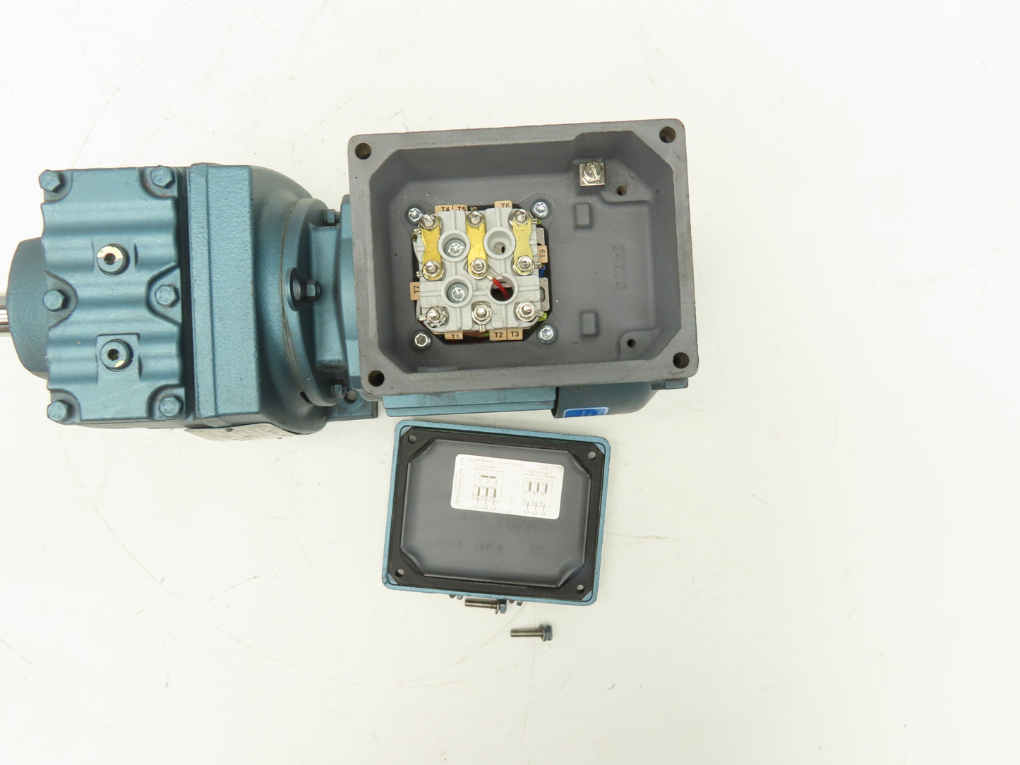 Sew Eurodrive R37DT71C4 Gearmotor 134.82 Ratio .33Hp 13rpm 230/460V 3PH DFT71C4