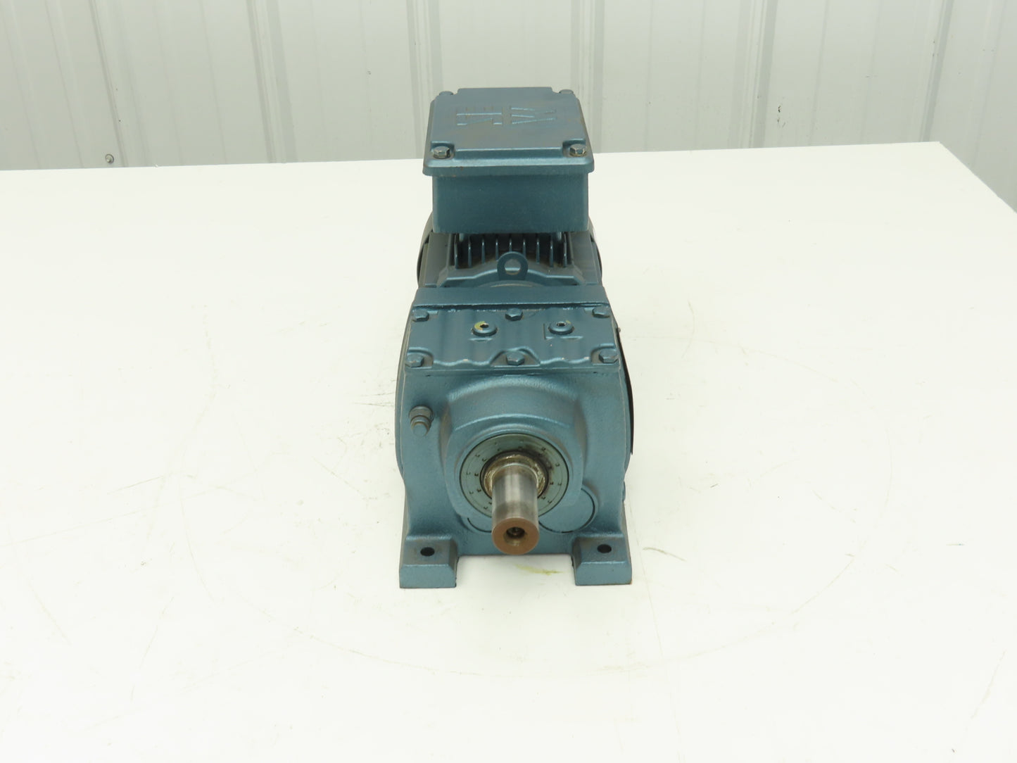 Sew Eurodrive R37DT71C4 Gearmotor 134.82 Ratio .33Hp 13rpm 230/460V 3PH DFT71C4