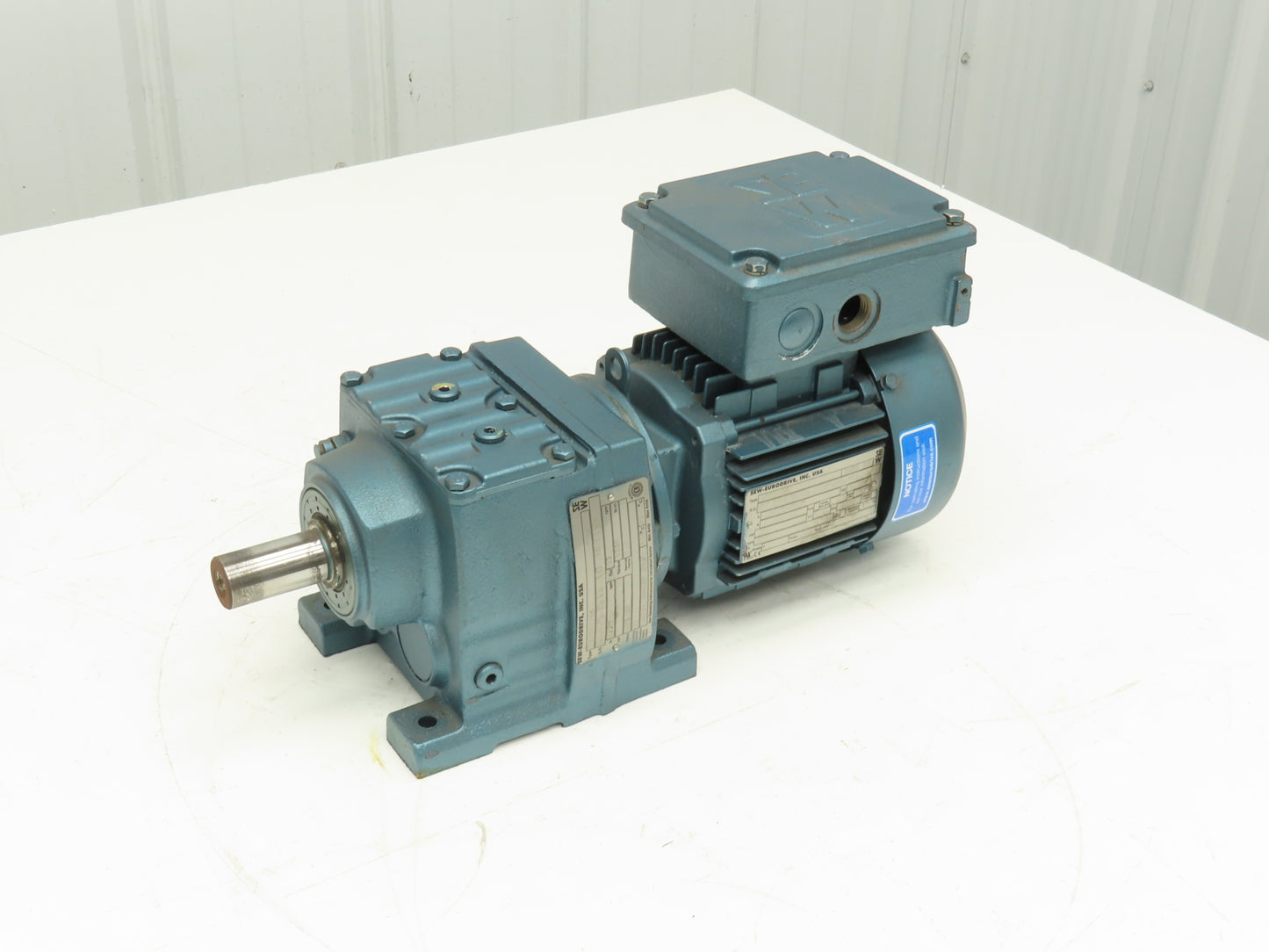 Sew Eurodrive R37DT71C4 Gearmotor 134.82 Ratio .33Hp 13rpm 230/460V 3PH DFT71C4