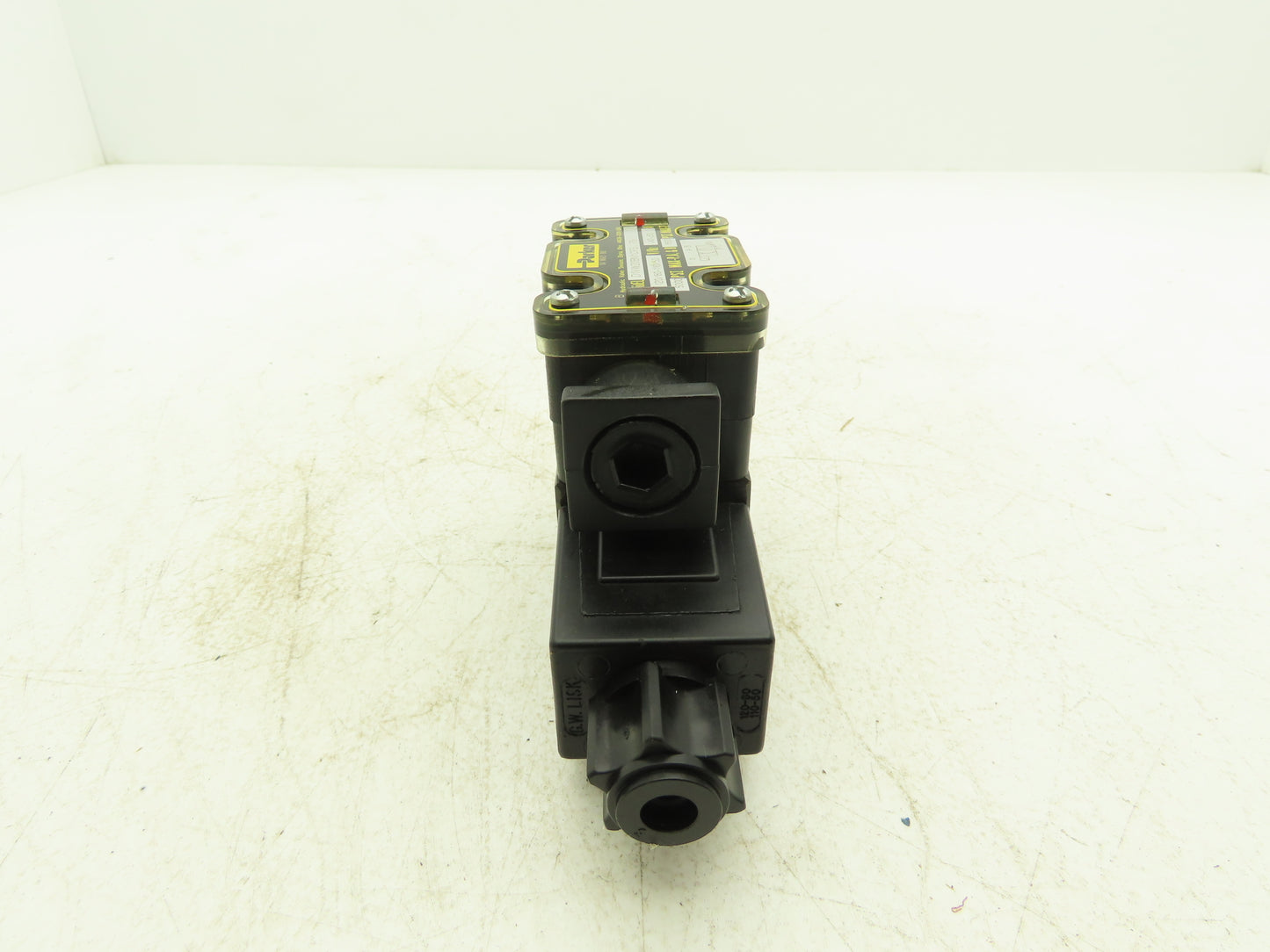 Parker D1VW20BNYCF5-75 Hydraulic Solenoid Valve 2-Position 120VAC .5A 5000 psi