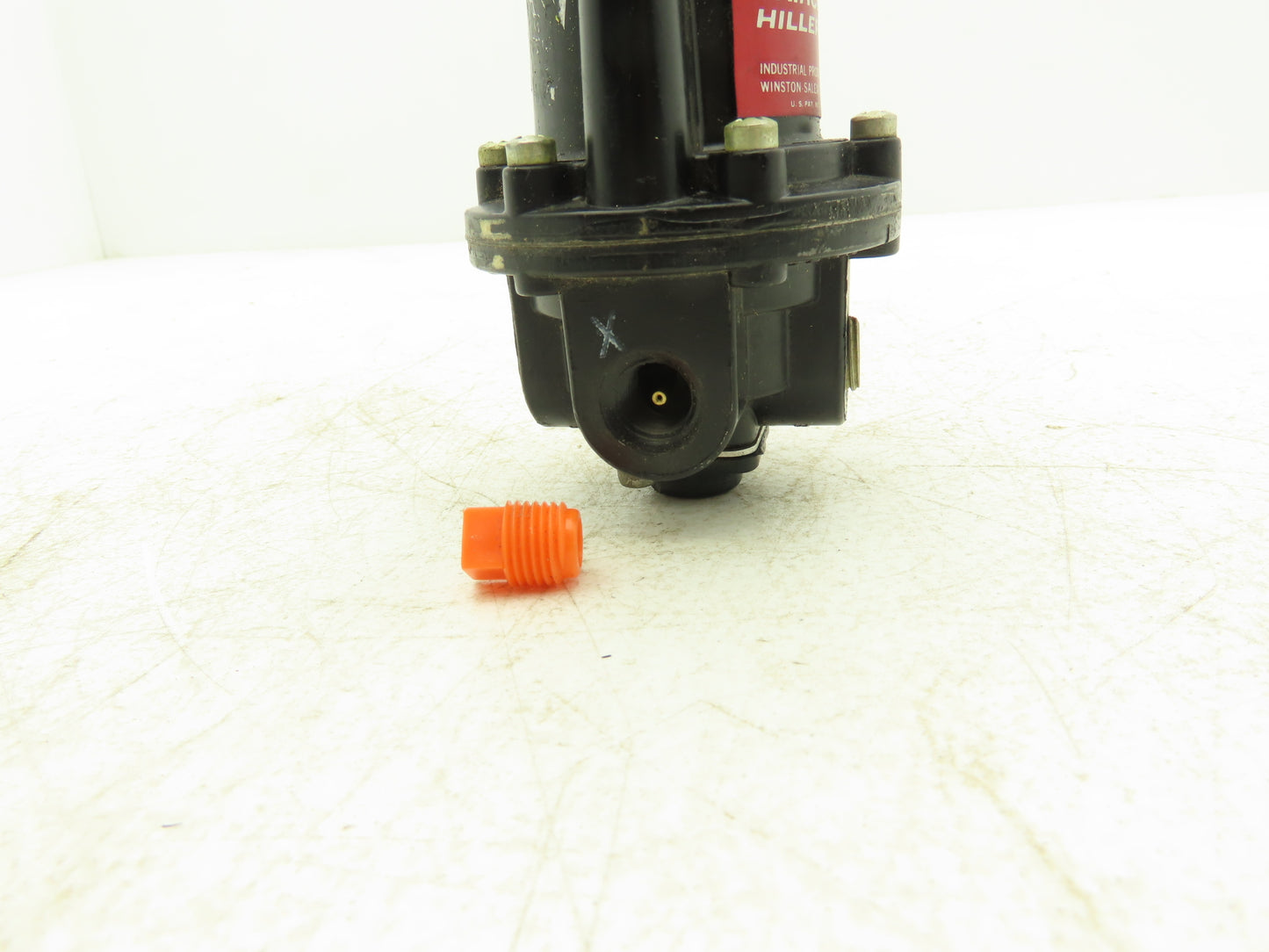 Fairchild 10 N Kendall Pressure Regulator 1/8" NPT 1/2-30PSI Range 250 PSI Max