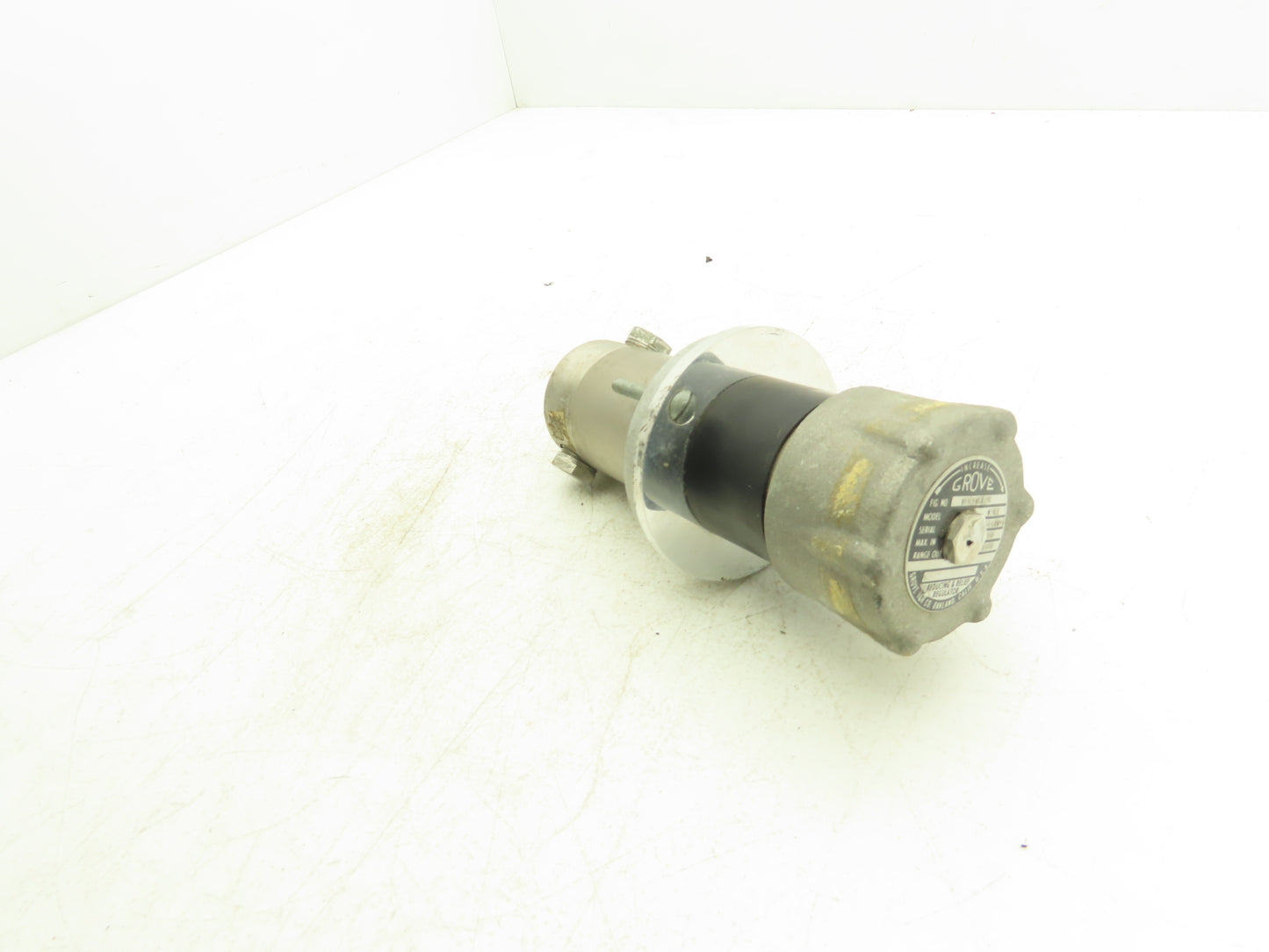 Grove V&R 10931ML2B Reducing Relief Regulator Max in 6000, 0-3500Psi 15KX