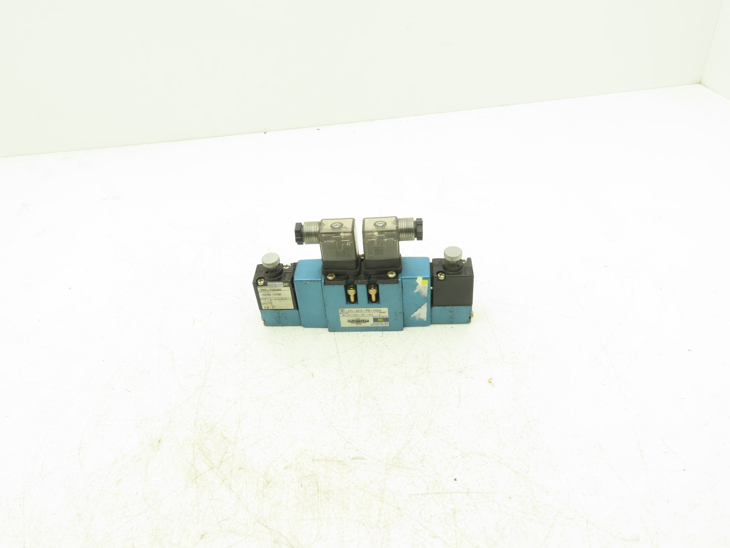 Mac MV-A1C-A312-PM-113JH Pneumatic Solenoid Valve 4/2-way 24VDC PME-113DAAG