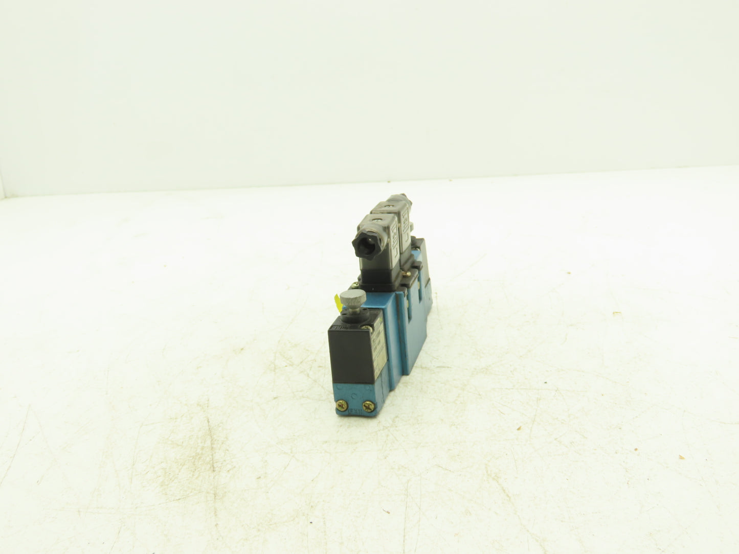 Mac MV-A1C-A312-PM-113JH Pneumatic Solenoid Valve 4/2-way 24VDC PME-113DAAG