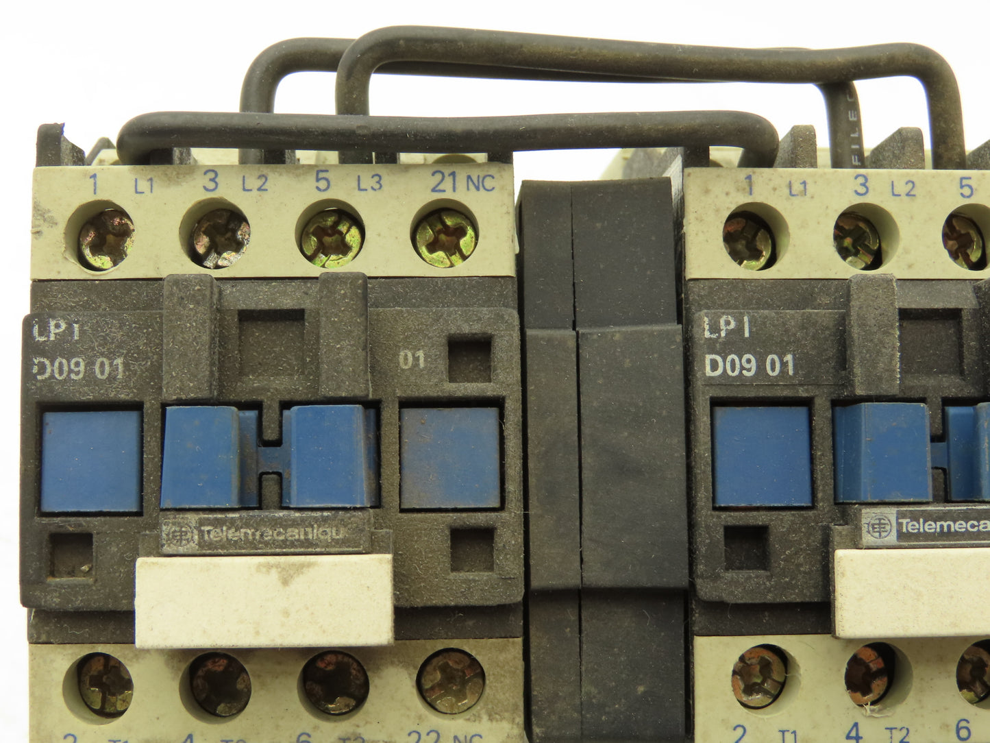 Telemecanique LP2D0901 Reversing Contactor With Overload 3 Ph 7.5Hp 20A 600V