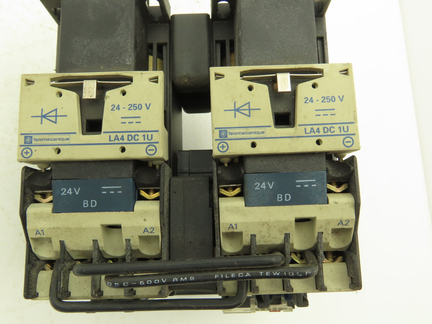 Telemecanique LP2D0901 Reversing Contactor With Overload 3 Ph 7.5Hp 20A 600V