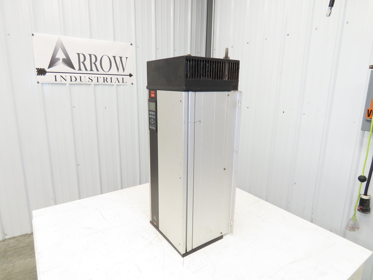 Danfoss PT5C54SBR0DLF00A00 175Z4121 VLT5022 Variable Speed Drive 15kW 20HP