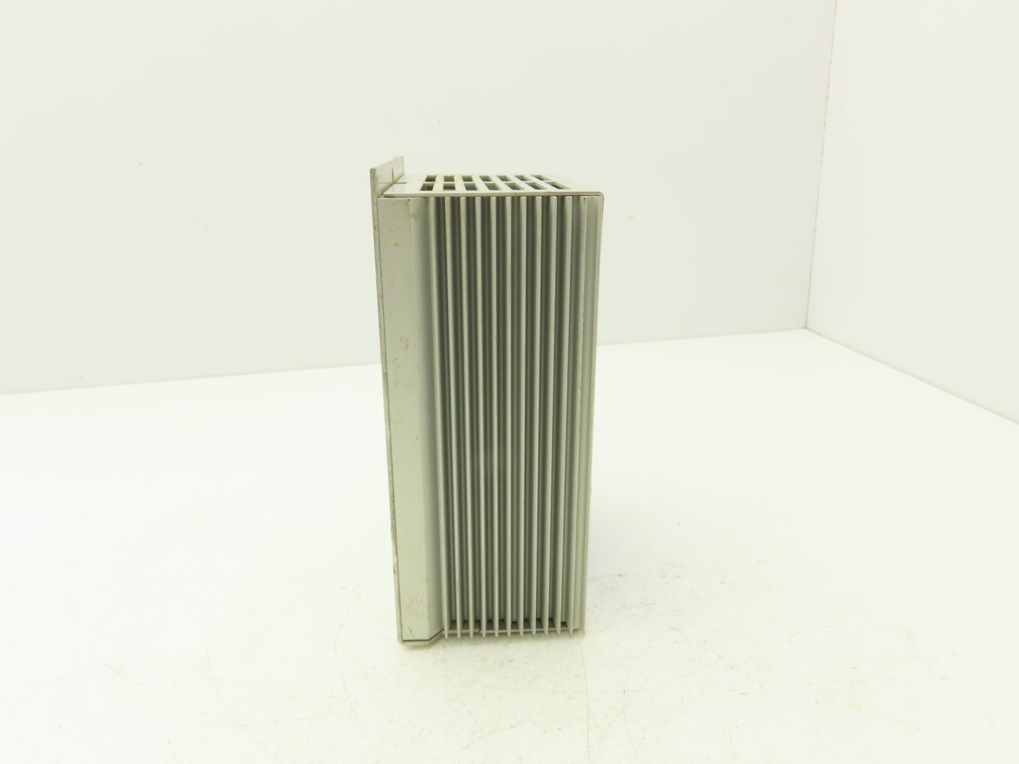 Emotron SLM375-1 VFD Frequency Inverter Drive Input 1Ph 230VAC Output 2.3A