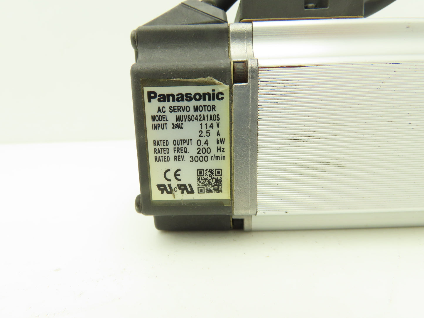 Panasonic MUMS042A1A0S Servo Motor 114V 2.5A 0.4kW 3Ph 3000RPM 200Hz 14mm Shaft