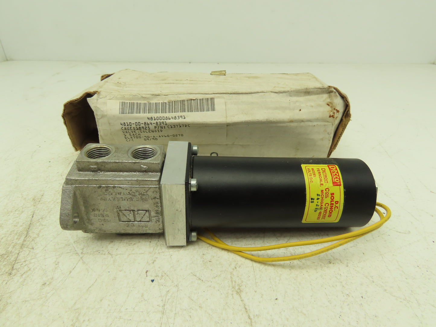 Parker C13717DC Solenoid Operated Pneumatic Air Valve 150PSIG 28VDC 3/8" NPT