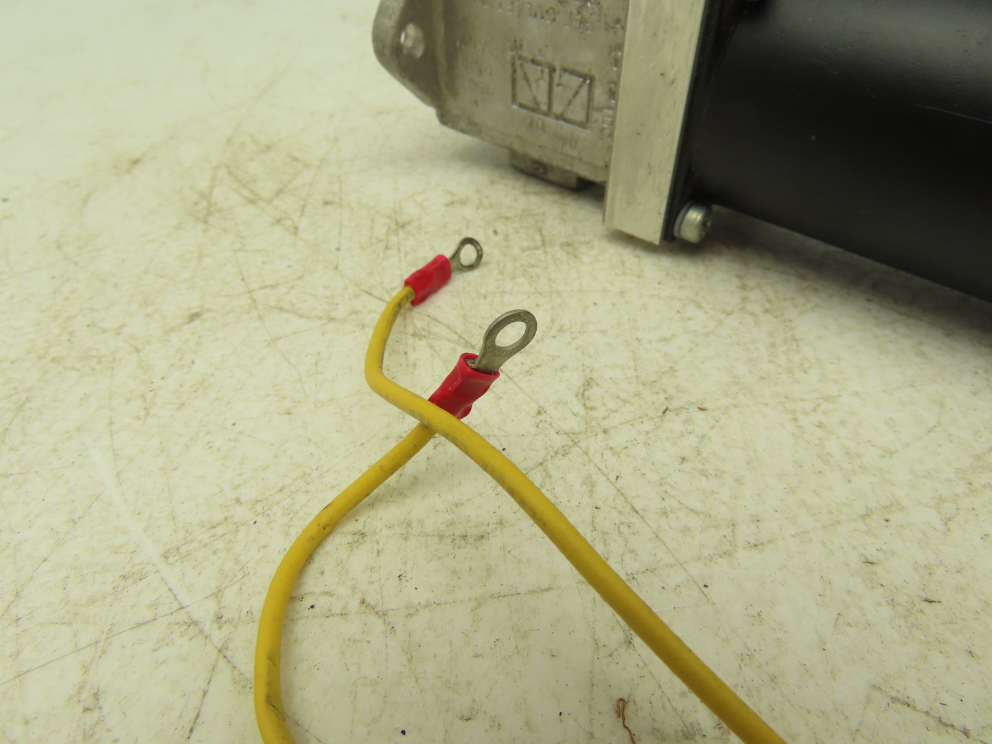 Parker C13717DC Solenoid Operated Pneumatic Air Valve 150PSIG 28VDC 3/8" NPT