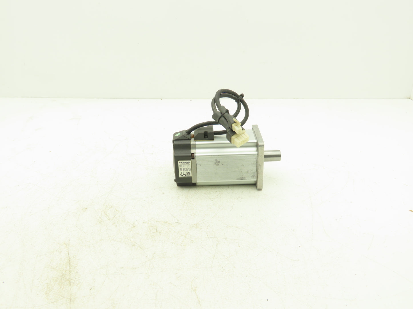 Panasonic MUMS082A1A0S Servo Motor 126V 4.3A 0.75kW 3Ph 3000RPM 200Hz 19mm Shaft