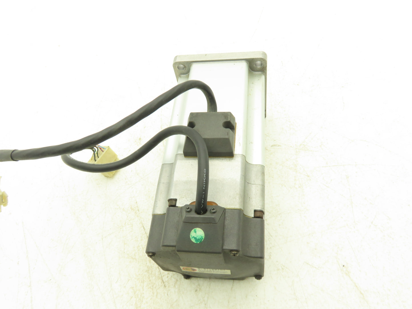 Panasonic MUMS082A1B0S Servo Motor 126V 4.3A 0.75kW 3Ph 3000RPM 200Hz 19mm Shaft
