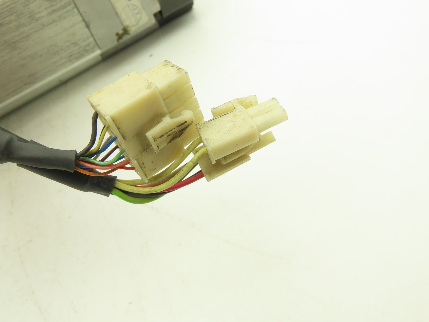 Panasonic MUMS082A1B0S Servo Motor 126V 4.3A 0.75kW 3Ph 3000RPM 200Hz 19mm Shaft