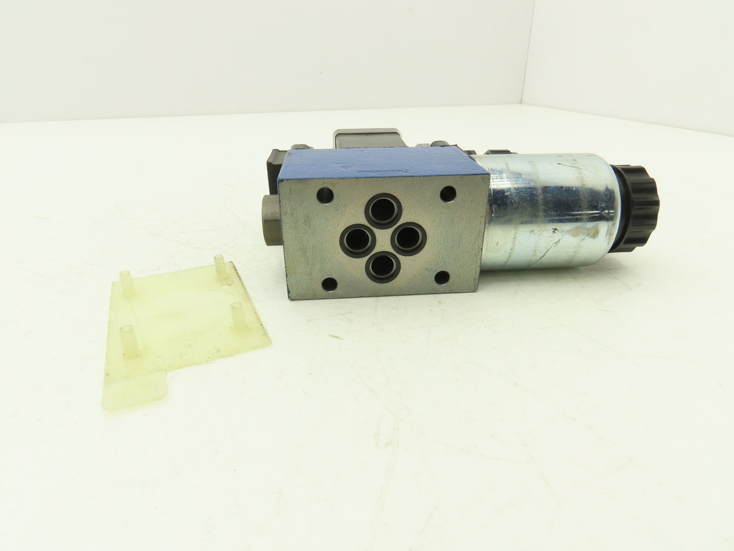 Rexroth 4WE6D62/EG24N9DL1 Hydraulic Directional Solenoid Valve 24VDC 1.25A