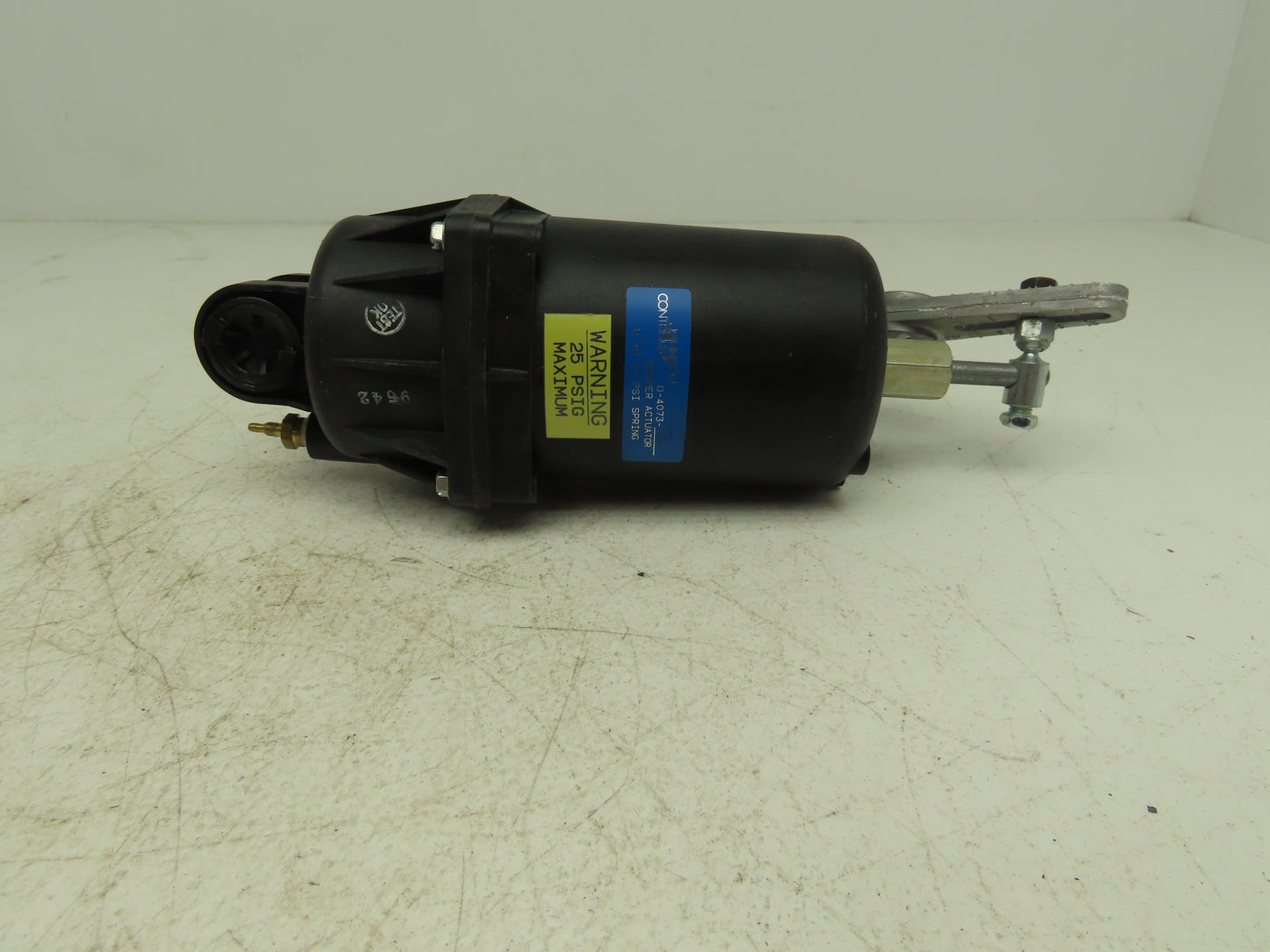 Johnson Controls D-4073-3 Damper Actuator 5-10PSIG Spring Universal Mount