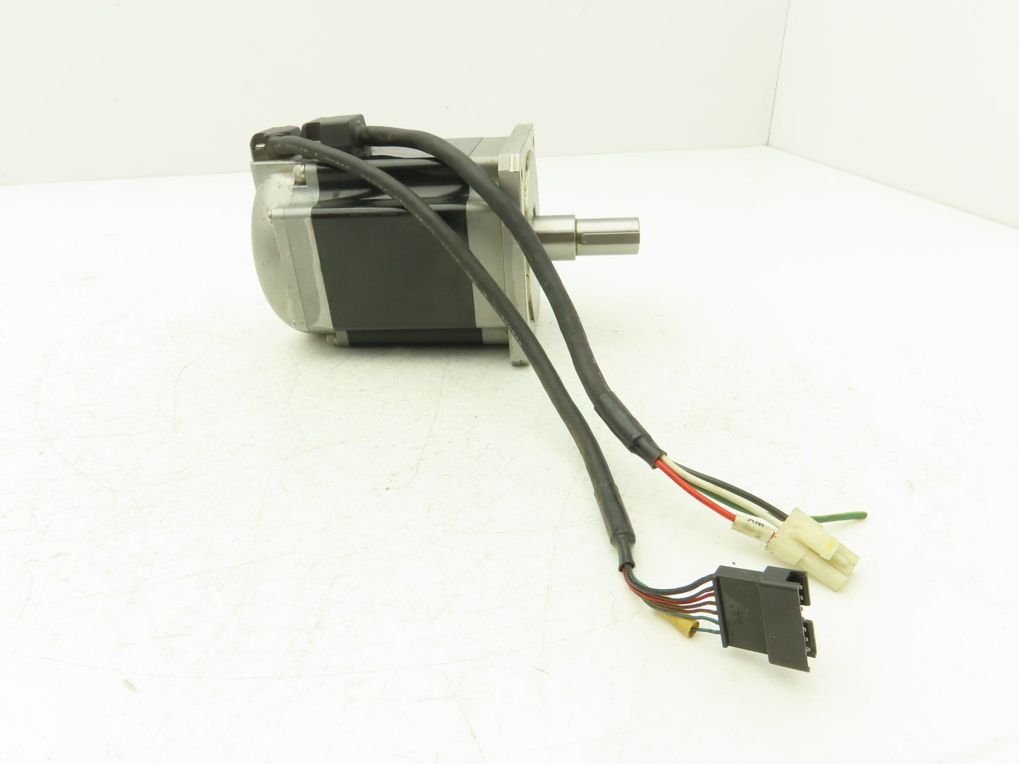 Tamagawa Seiko 4614N3325E208 AC Servo Motor  W Encoder 16mm Shaft