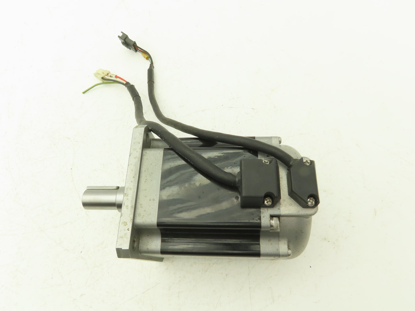 Tamagawa Seiko 4614N3325E208 AC Servo Motor  W Encoder 16mm Shaft