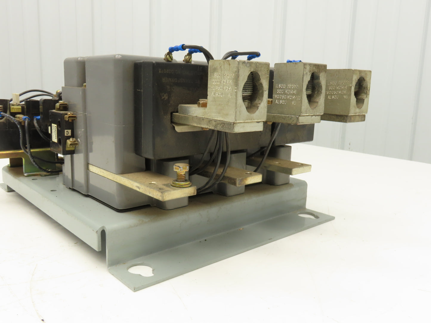 Furnas 14KF32A Contactor Motor Starter Assembly 270A 200Hp 3PH 600V No Coil