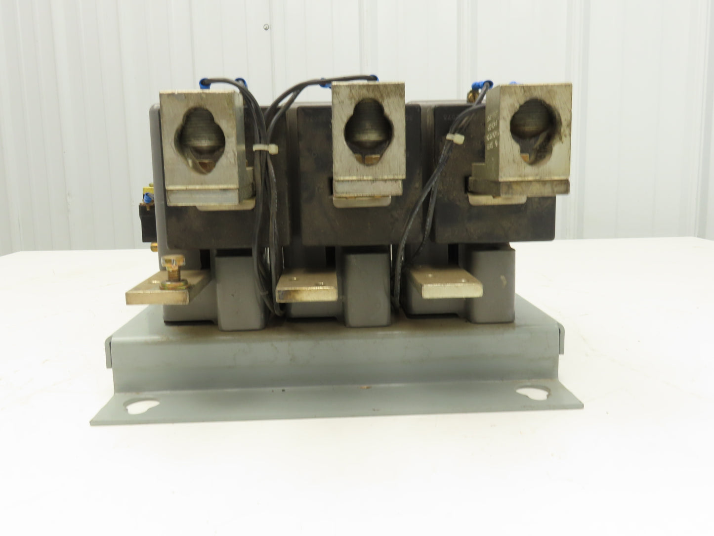 Furnas 14KF32A Contactor Motor Starter Assembly 270A 200Hp 3PH 600V No Coil