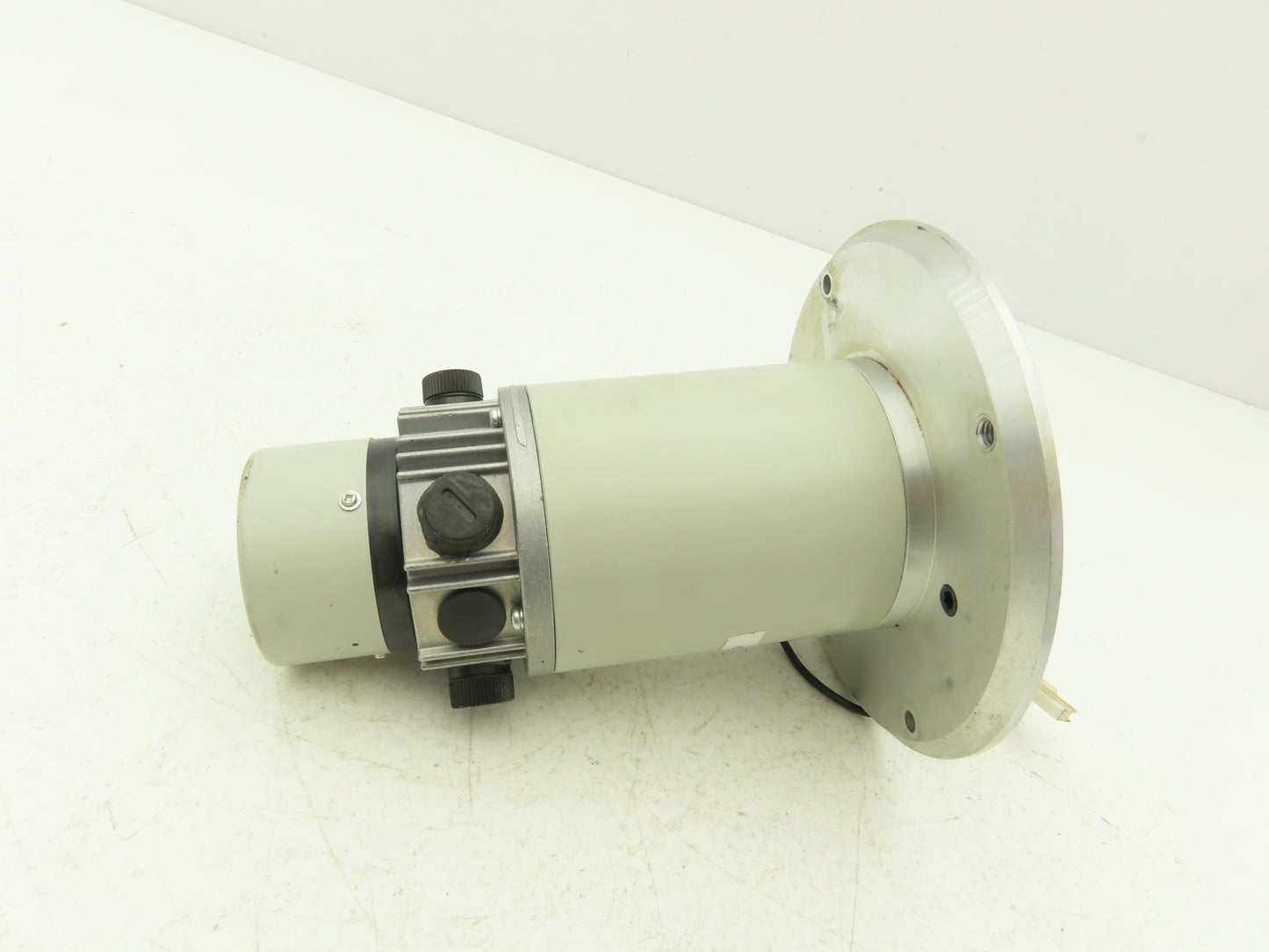 Sony DH072-330E4N01 DC Servo Motor 11mm Shaft 	140mm Flange Mount