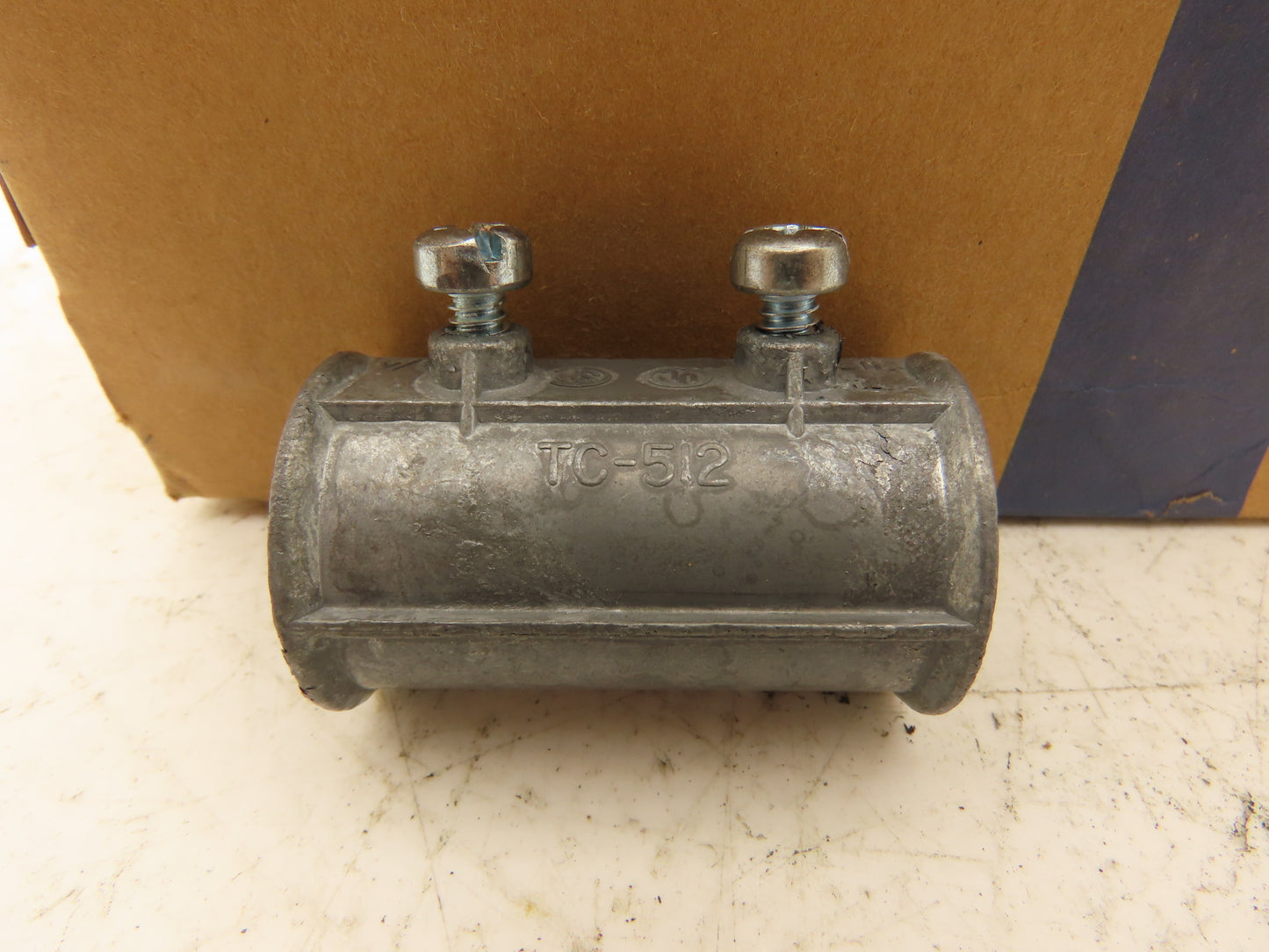 Neer TC-512 EMT Conduit Coupling Fitting 3/4" Steel Set Screw  Lot of 100