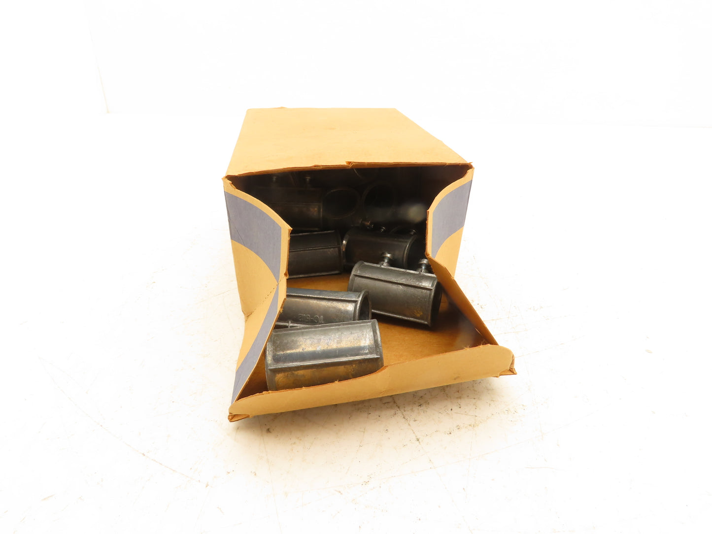 Neer TC-512 EMT Conduit Coupling Fitting 3/4" Steel Set Screw  Lot of 100