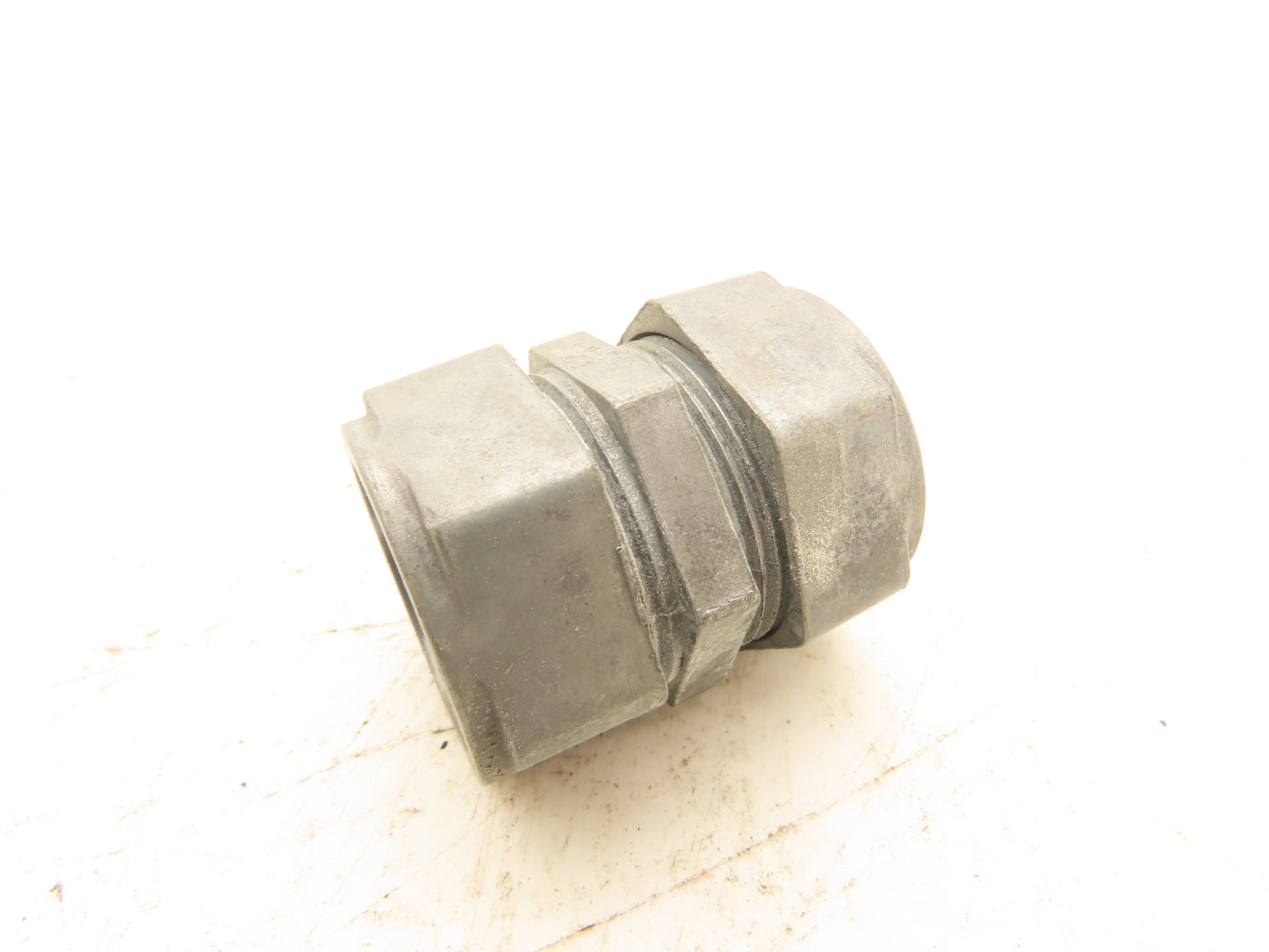 Regal 612  3/4" EMT Conduit Compression Coupling Concrete Rain Tight Lot of 125