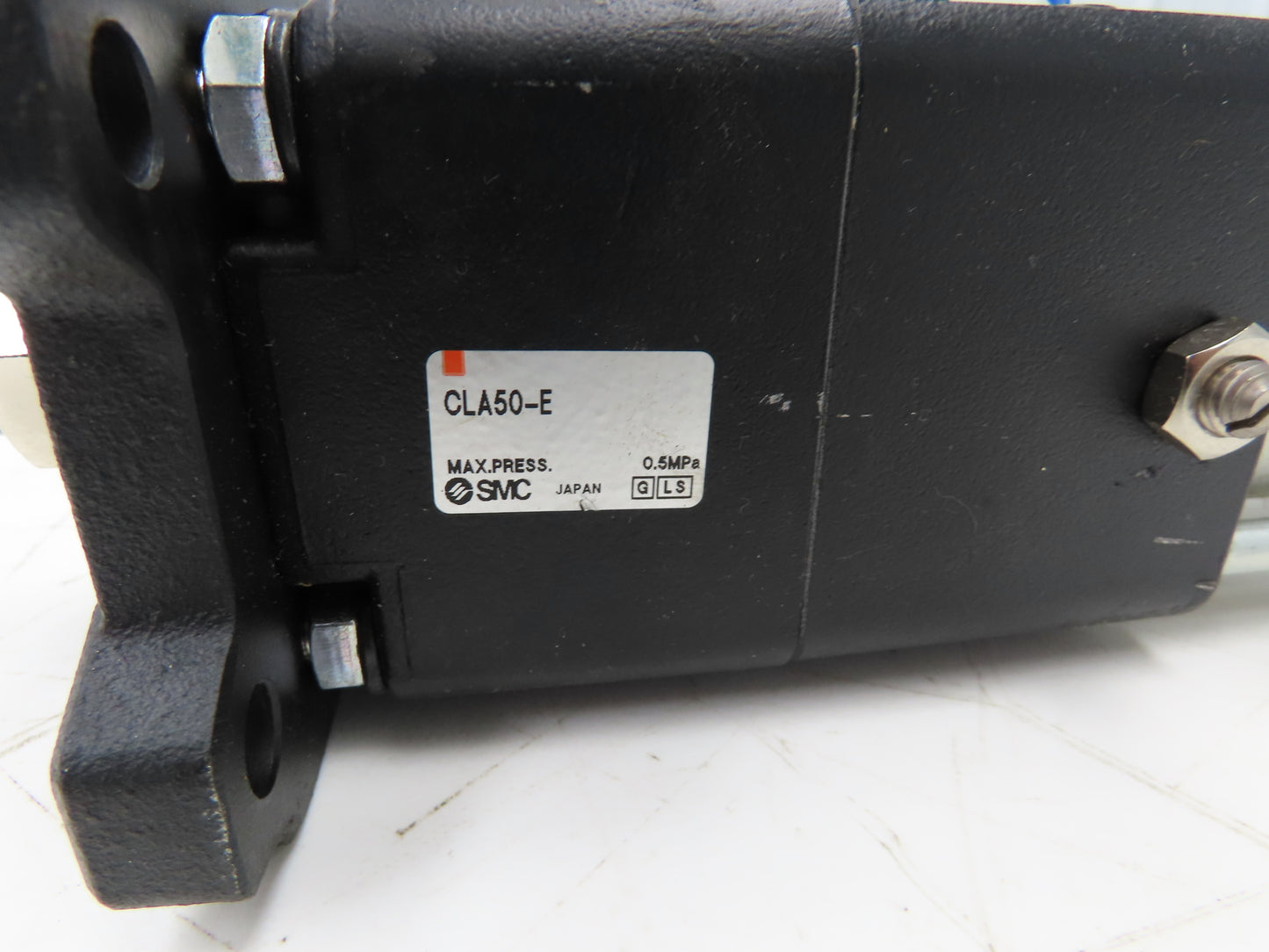 SMC CLAFN50-1000-E Pneumatic Air Cylinder 63mm Bore 1000mm Stroke Locking Rod
