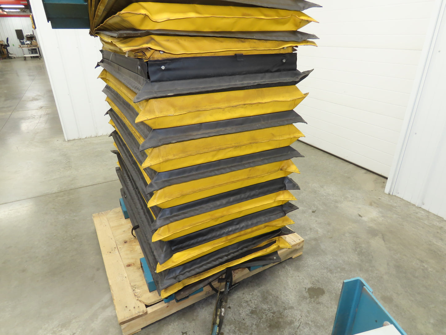 Advance Hydraulic Scissor Lift and Tilt Table 3500lb 48x48" 45° 36" Travel 120V