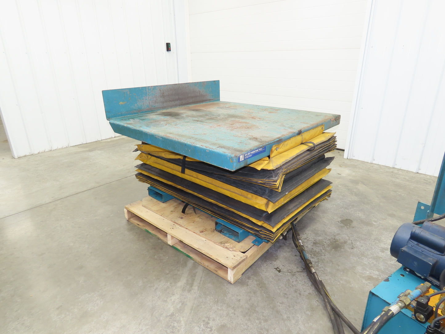 Advance Hydraulic Scissor Lift and Tilt Table 3500lb 48x48" 45° 36" Travel 120V