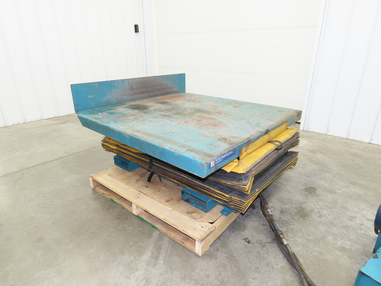 Advance Hydraulic Scissor Lift and Tilt Table 3500lb 48x48" 45° 36" Travel 120V