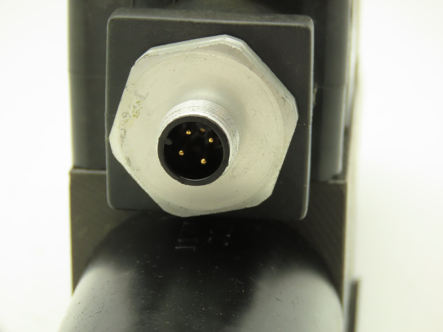 Parker D1VW004CNJCLM5682XB027 Hydraulic Directional Control Solenoid Valve 24VDC