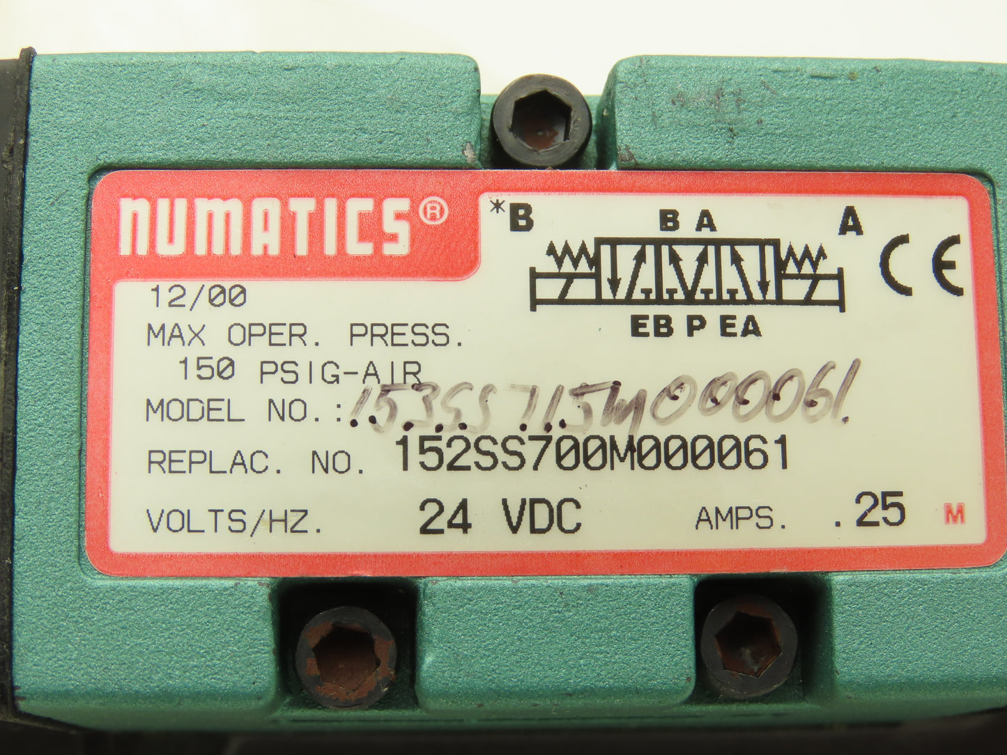 Numatics 152SS700M000061 Pneumatic Double Solenoid Valve 24VDC 150 PSI MK15