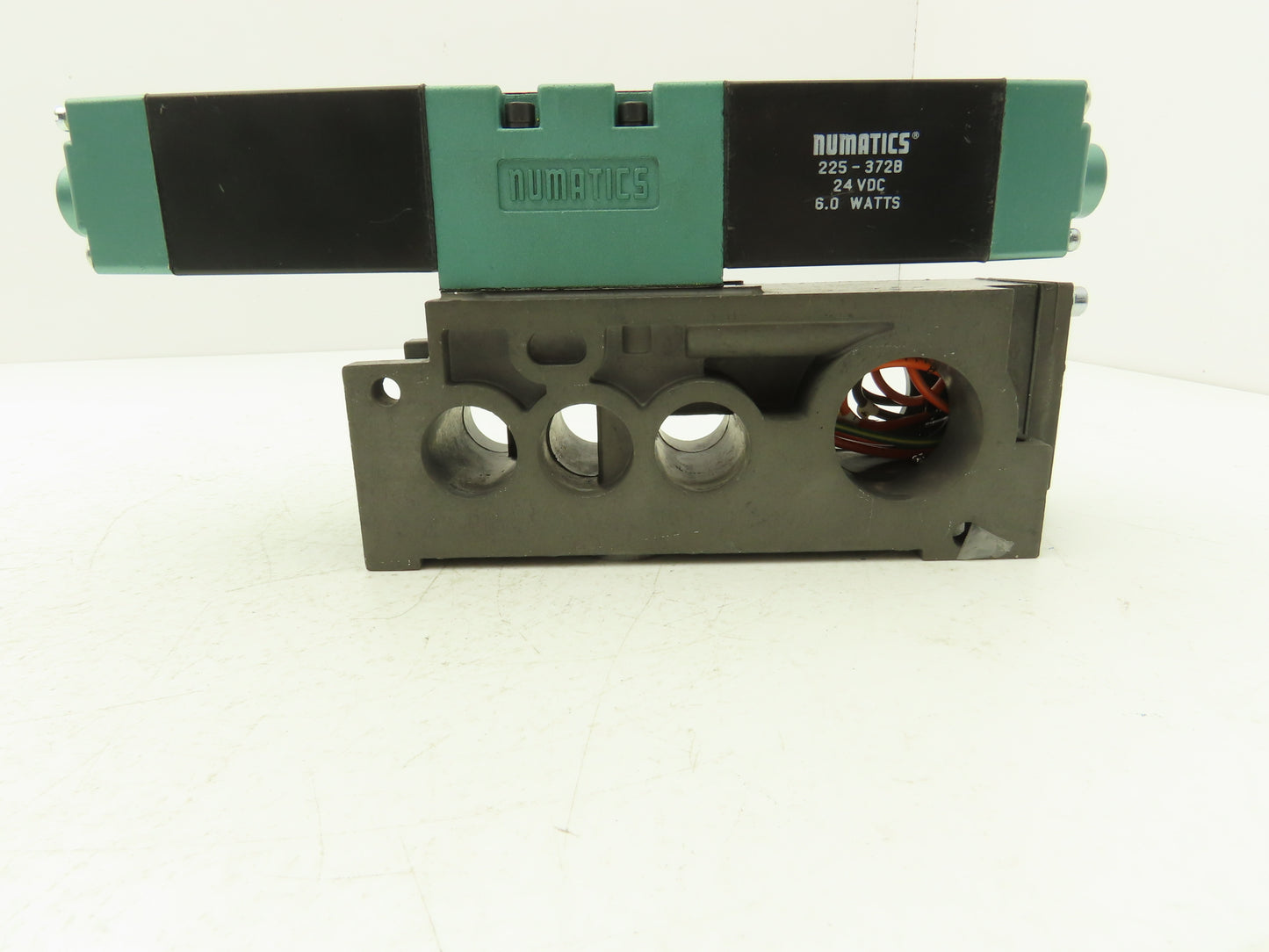 Numatics 152SS700M000061 Pneumatic Double Solenoid Valve 24VDC 150 PSI MK15
