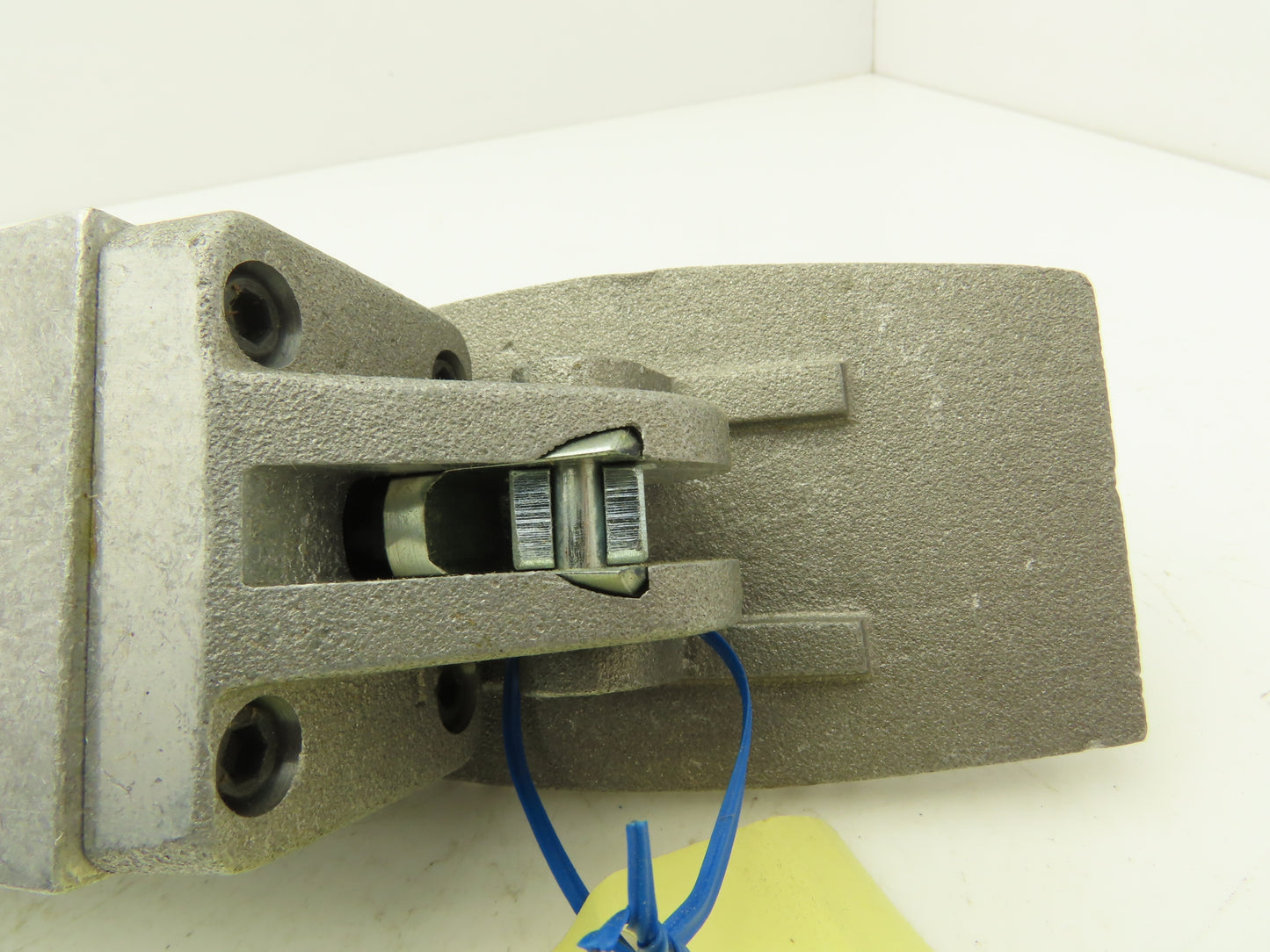 Parker  531932000 Pneumatic Foot Valve Treadle 200 PSIG 5/2 Ports 3/8" & 1/8"NPT
