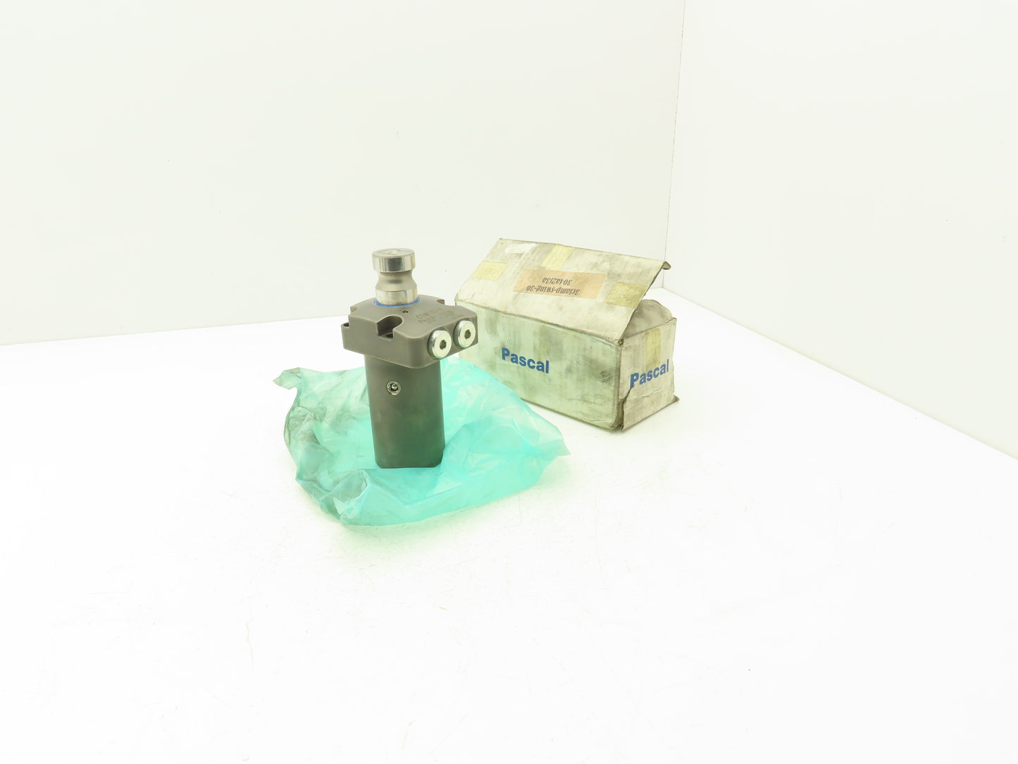 Pascal CTW16U-R Swing Clamp Double Acting Lower Flange 4 Bolt Mount 35MPa