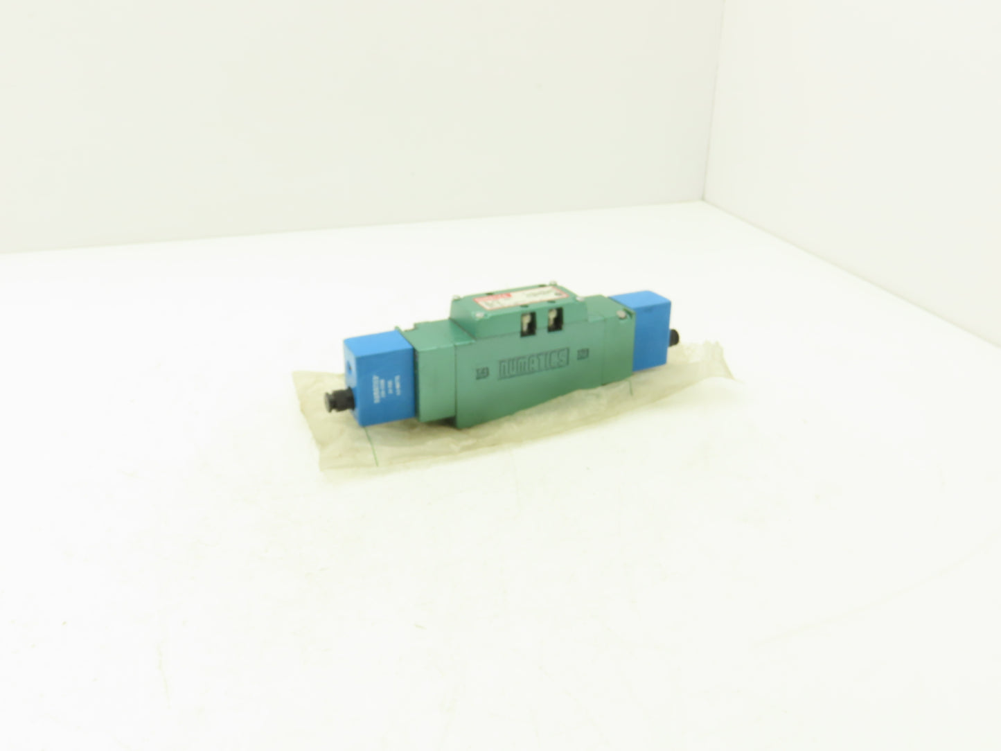 Numatics 112BB400M Pneumatic Double Solenoid Valve 24VDC 4 Watt 150 PSIG