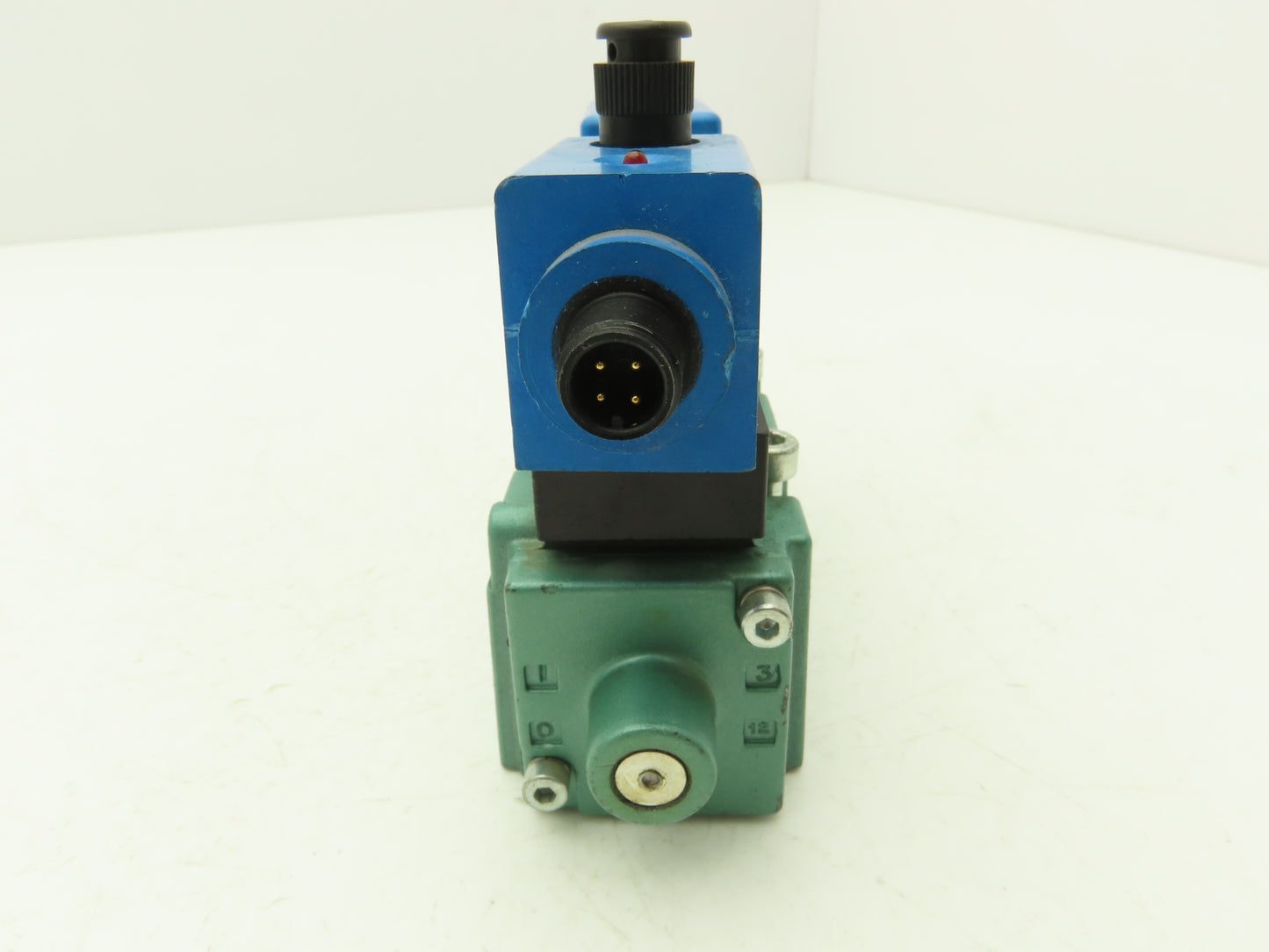 Numatics 122BB600R061D61 Pneumatic Directional Valve 5/2 Position 24VDC Coil
